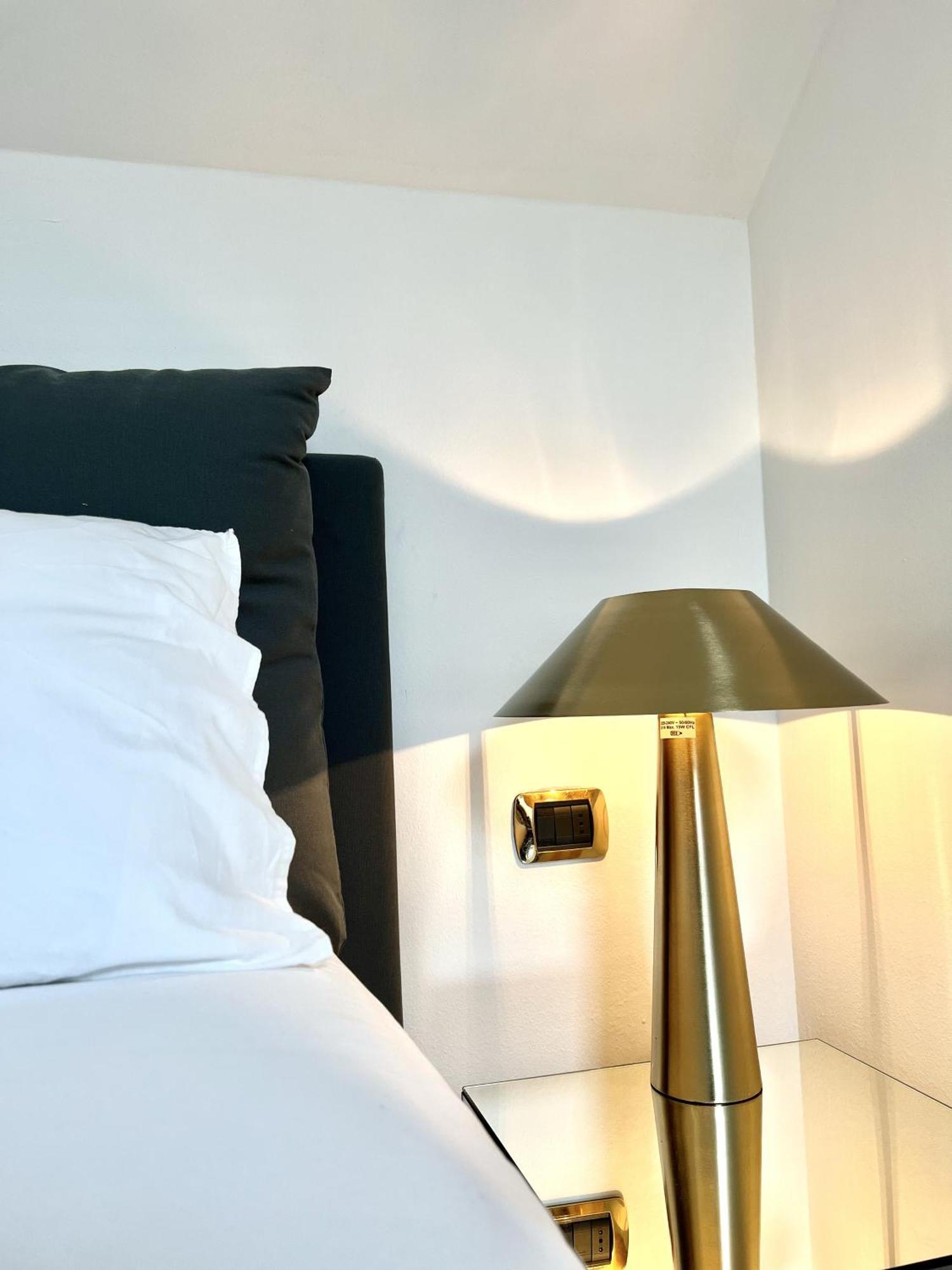 Comecasa Design Montenapoleone - Spiga *